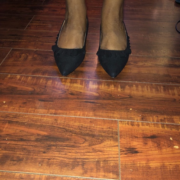 Pointy toed black flats - Picture 4 of 5
